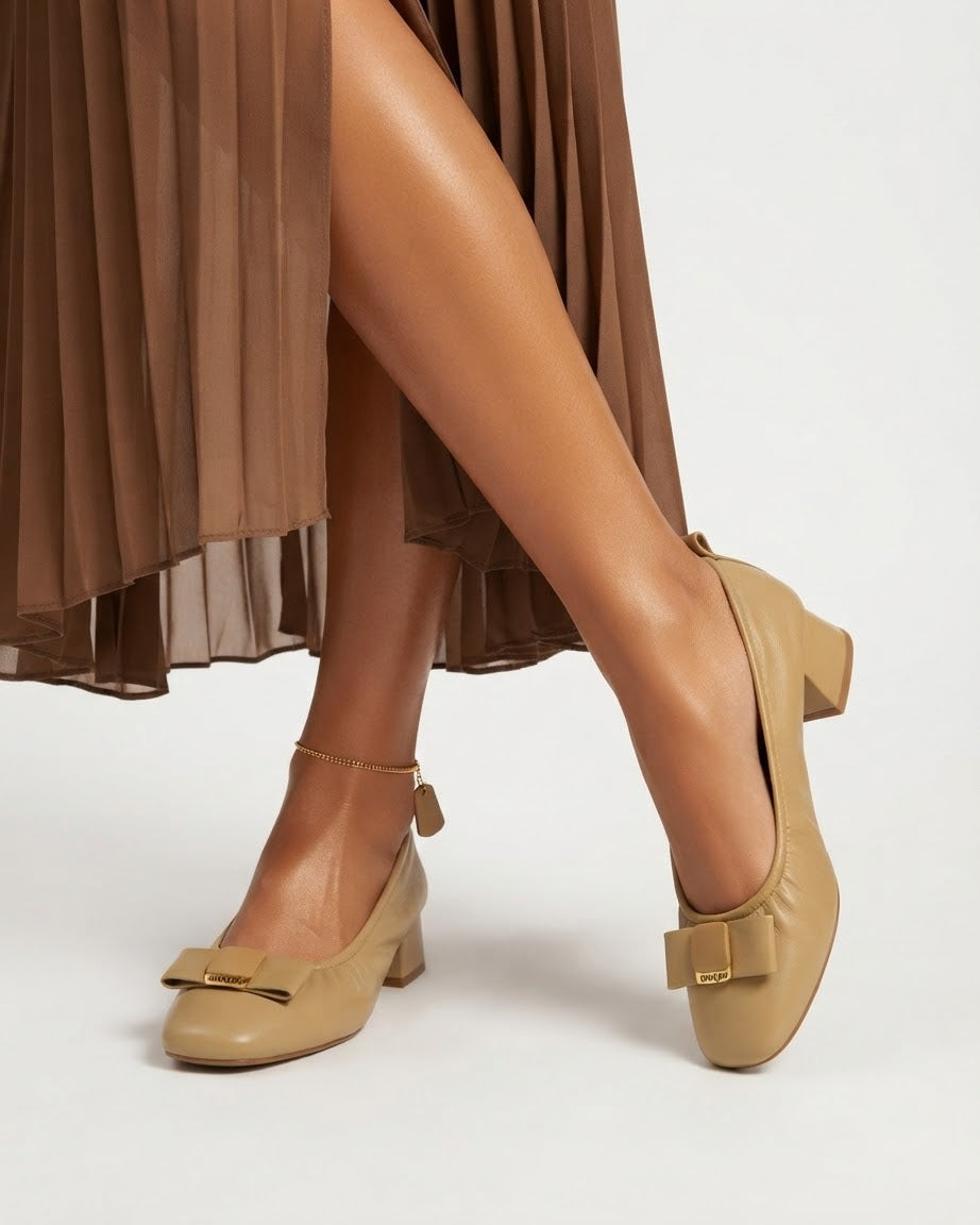 Soft leather ballerinas with a modern bow