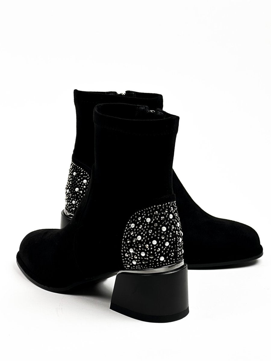 Black suede boots with back stones