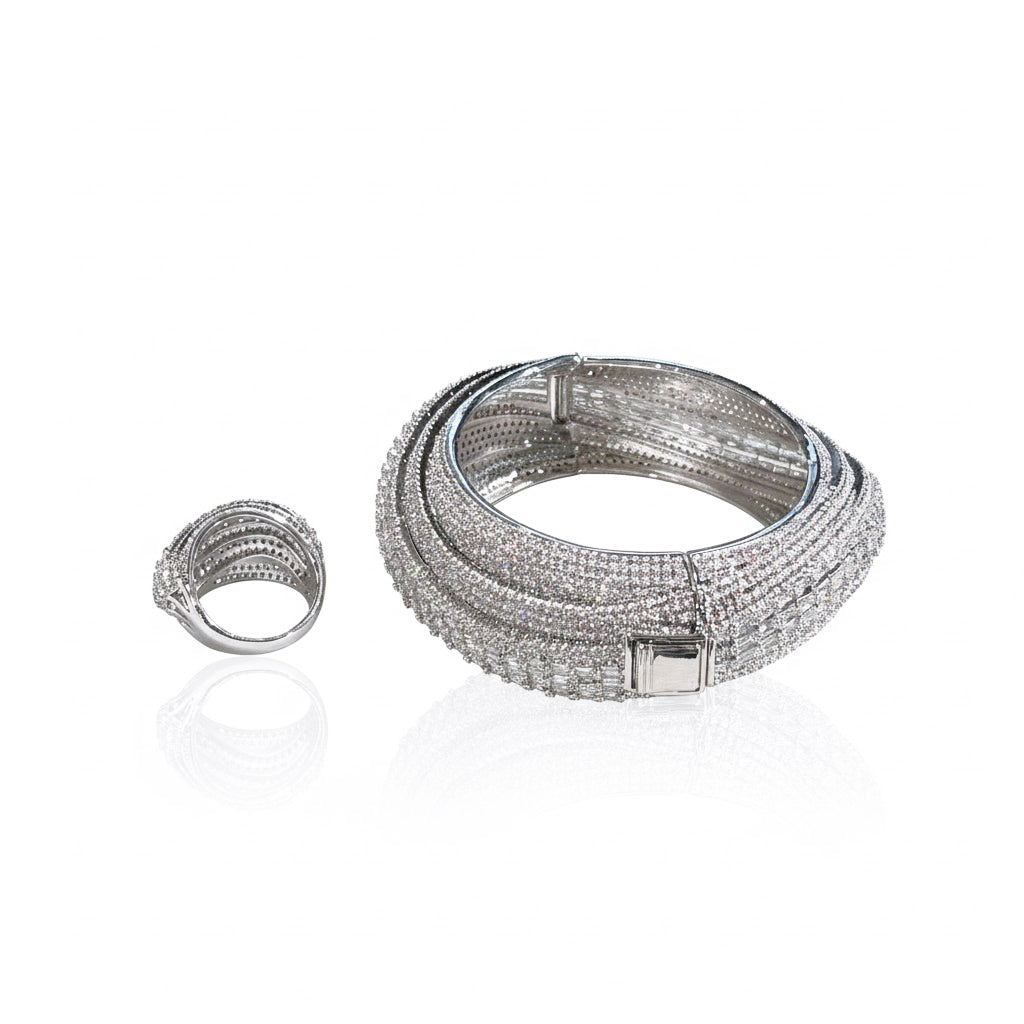 طقم سوار وخاتم مرصع بأحجار الزركون