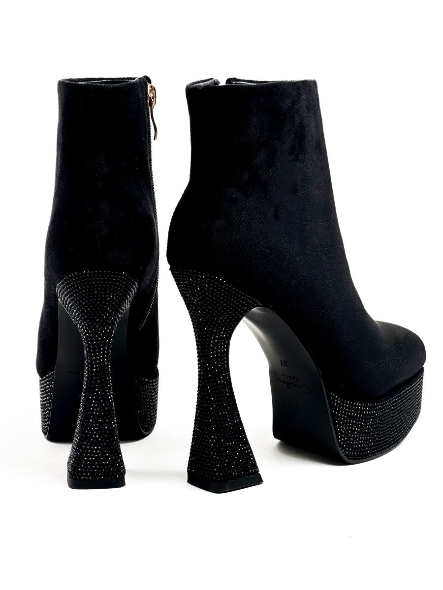 حذاء قصير من الجلد المدبوغ الأسود