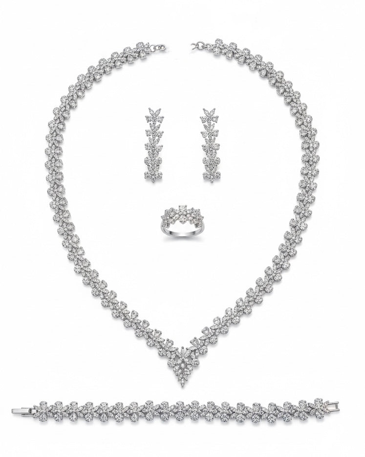 طقم مرصع بأحجار الزركون