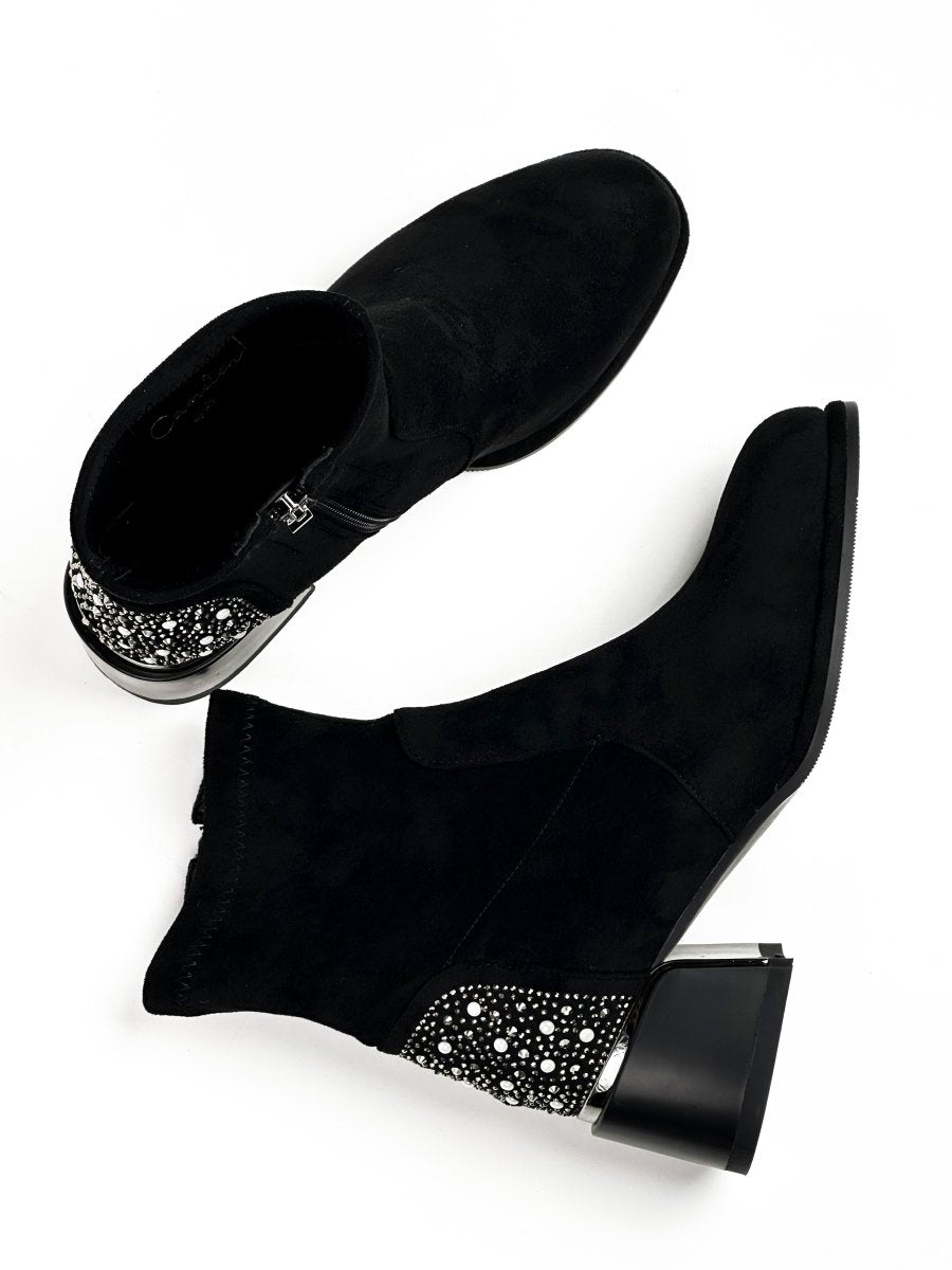 Black suede boots with back stones