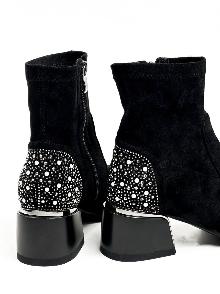 Black suede boots with back stones