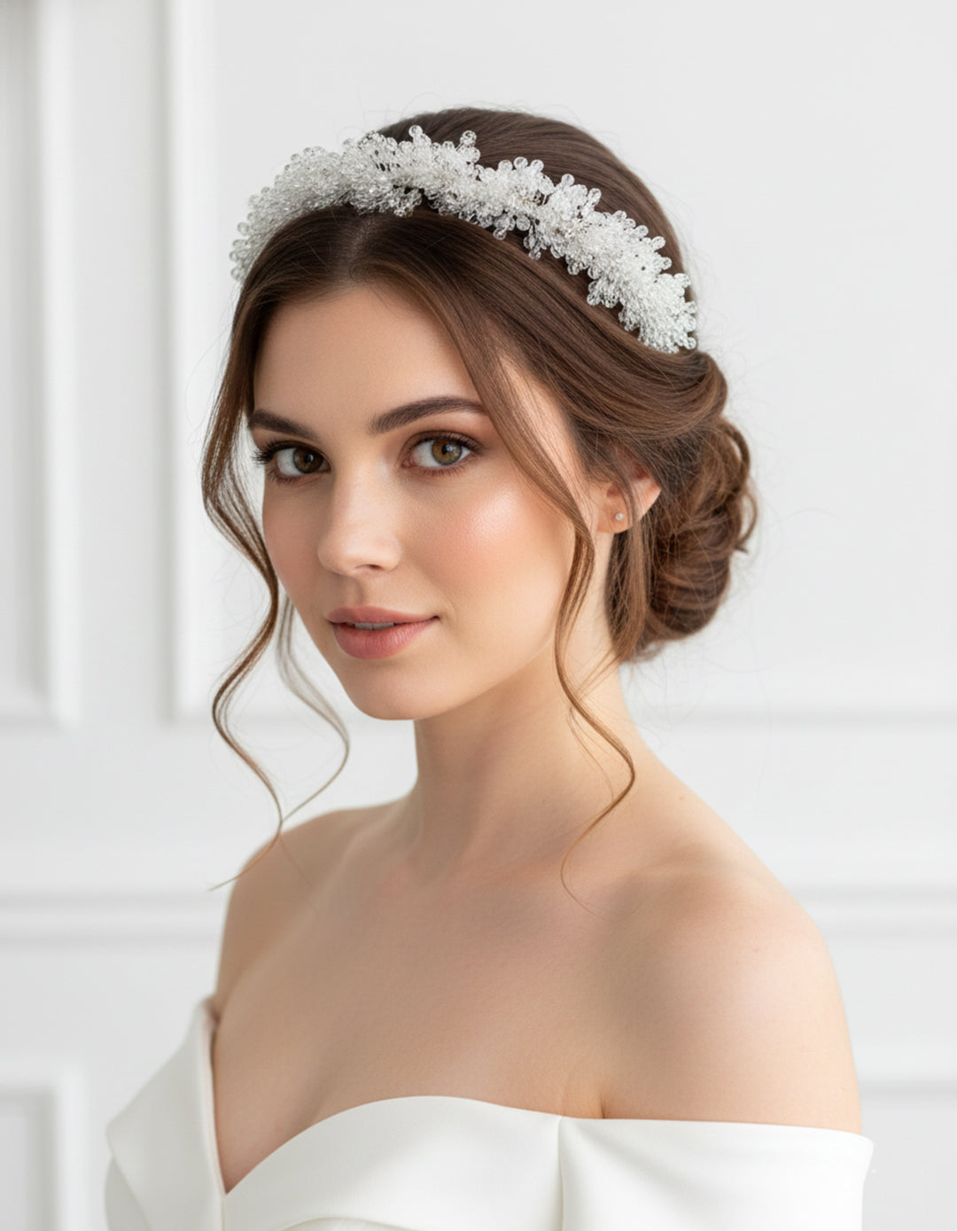 غطاء رأس مرصع بأحجار الزركون