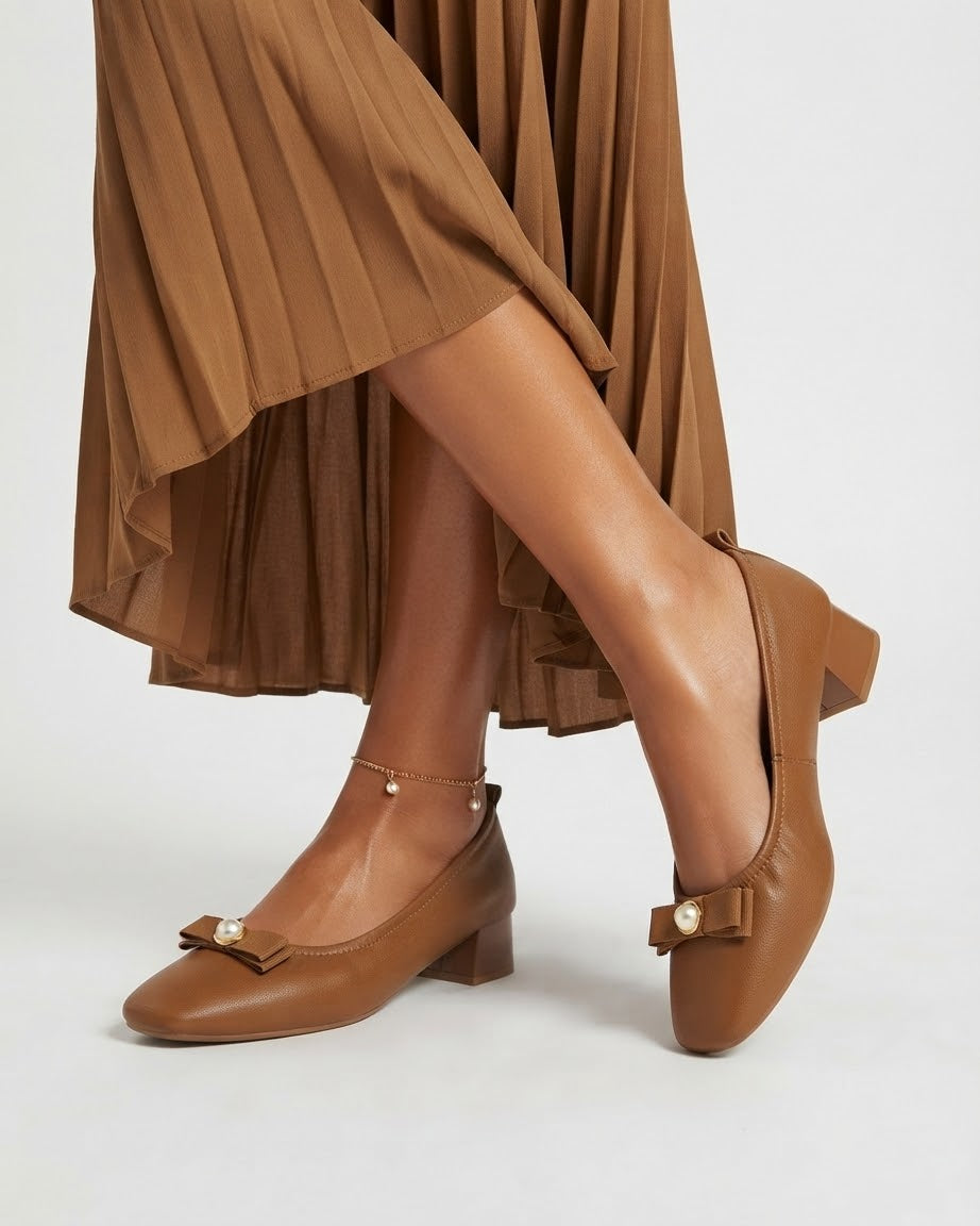 Low-heel ballerinas with bow