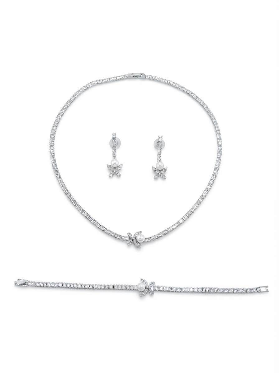 Zircon and pearl-studded set