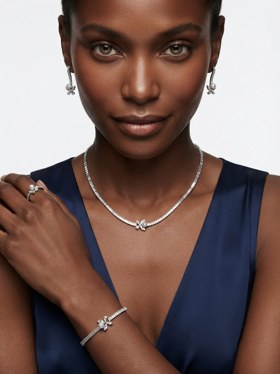 Zircon and pearl-studded set