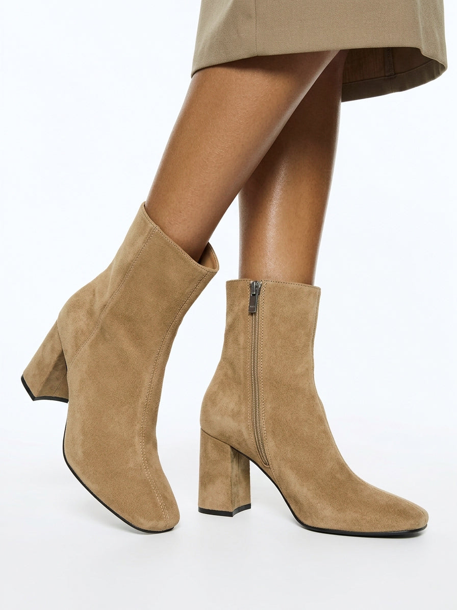 Women’s brown suede boots