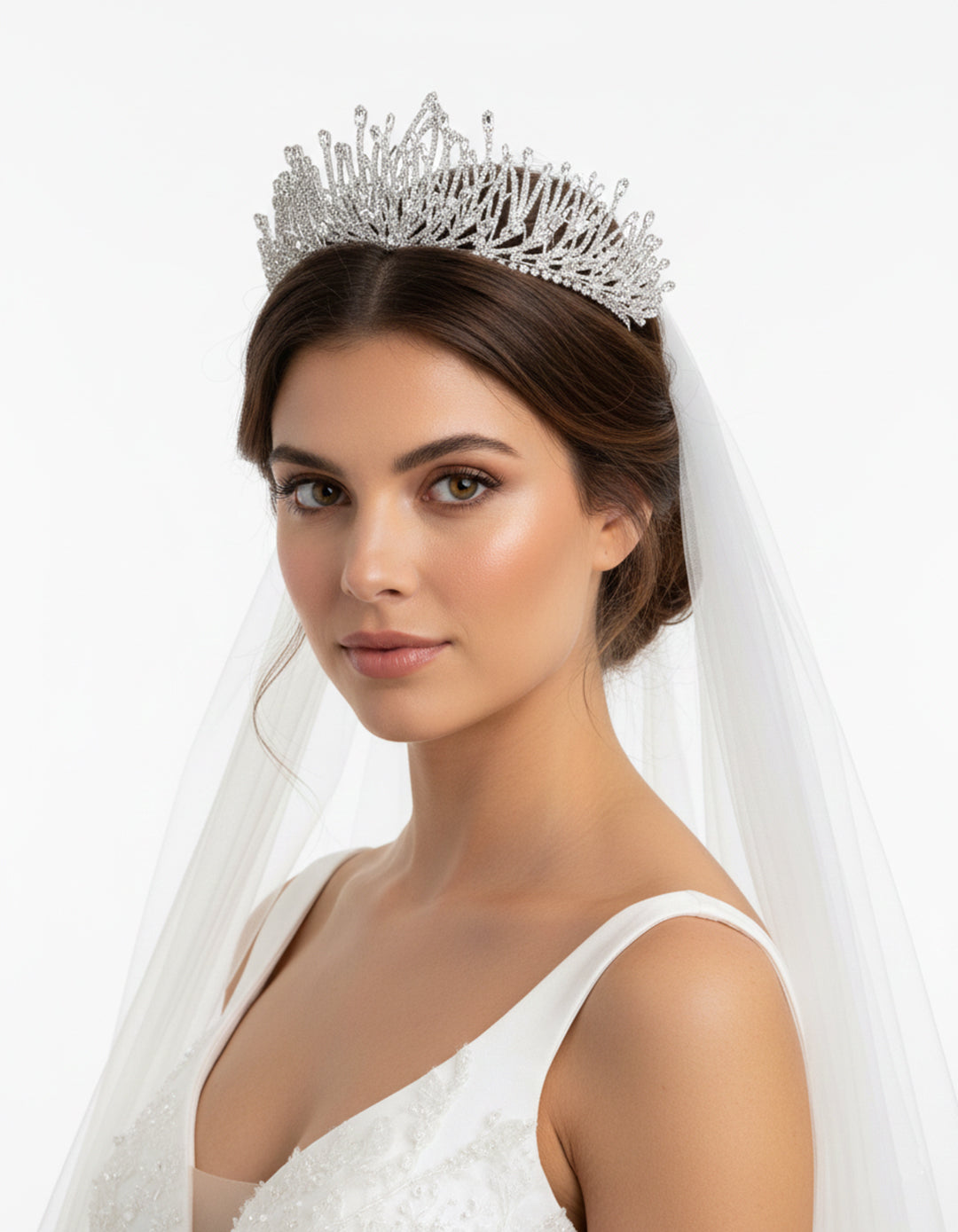 تاج مرصع بالزركون الفضي