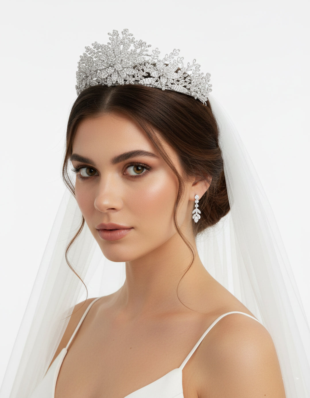 تاج مرصع بالزركون بلون عتيق