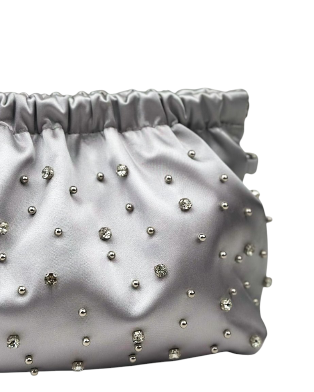 حقيبة من الساتان مزينة بالكريستال