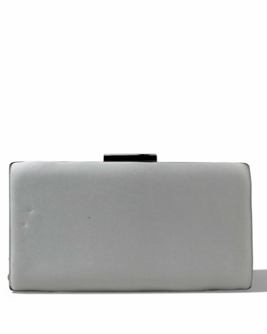 محفظة من الساتان مزينة بالكريستال