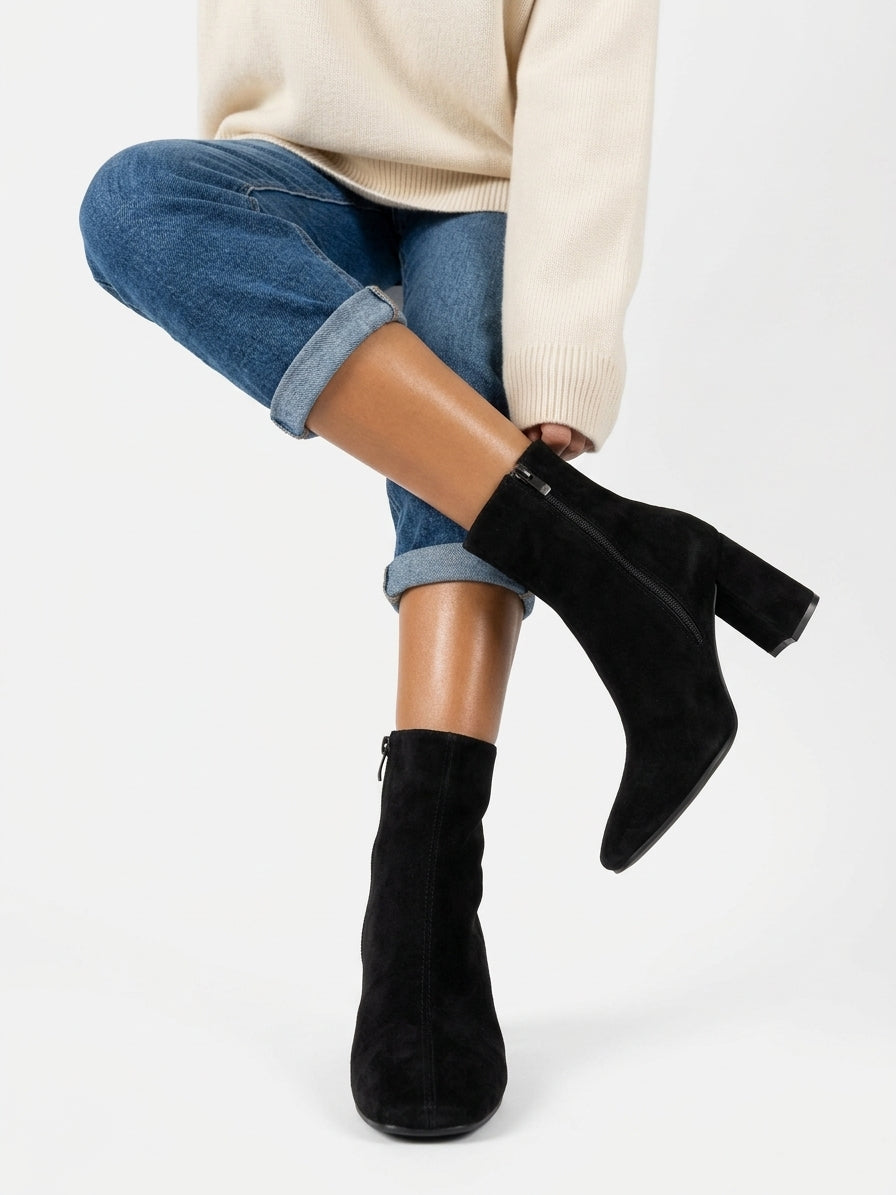 Women’s brown suede boots