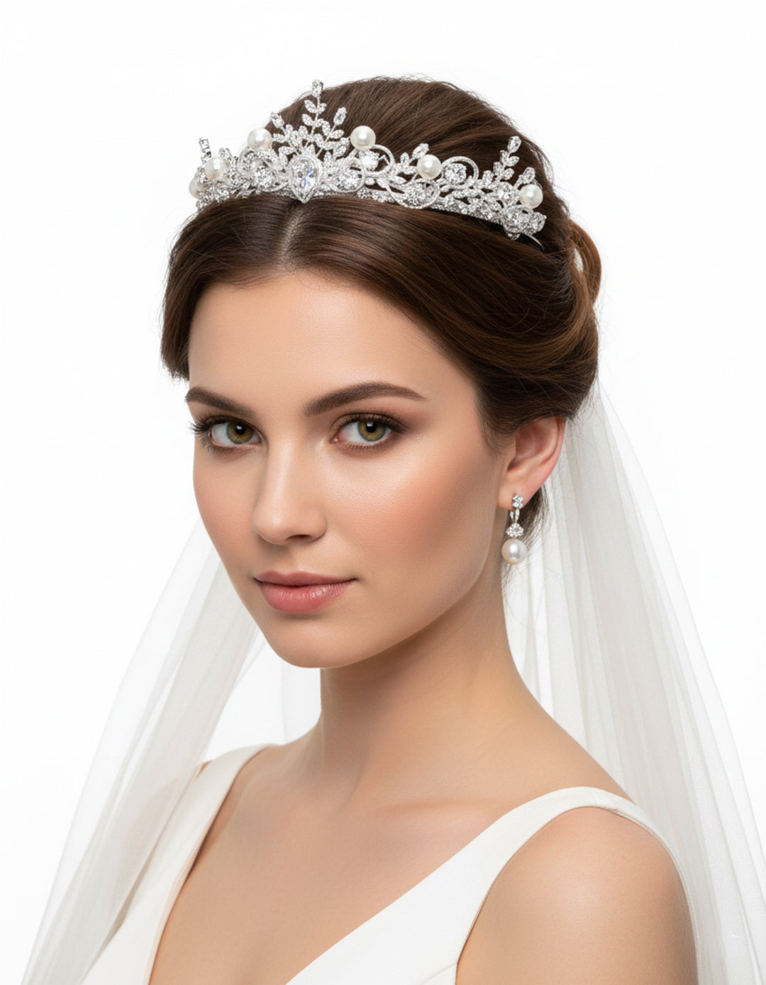 تاج مرصع بالزركون والكريستال واللؤلؤ