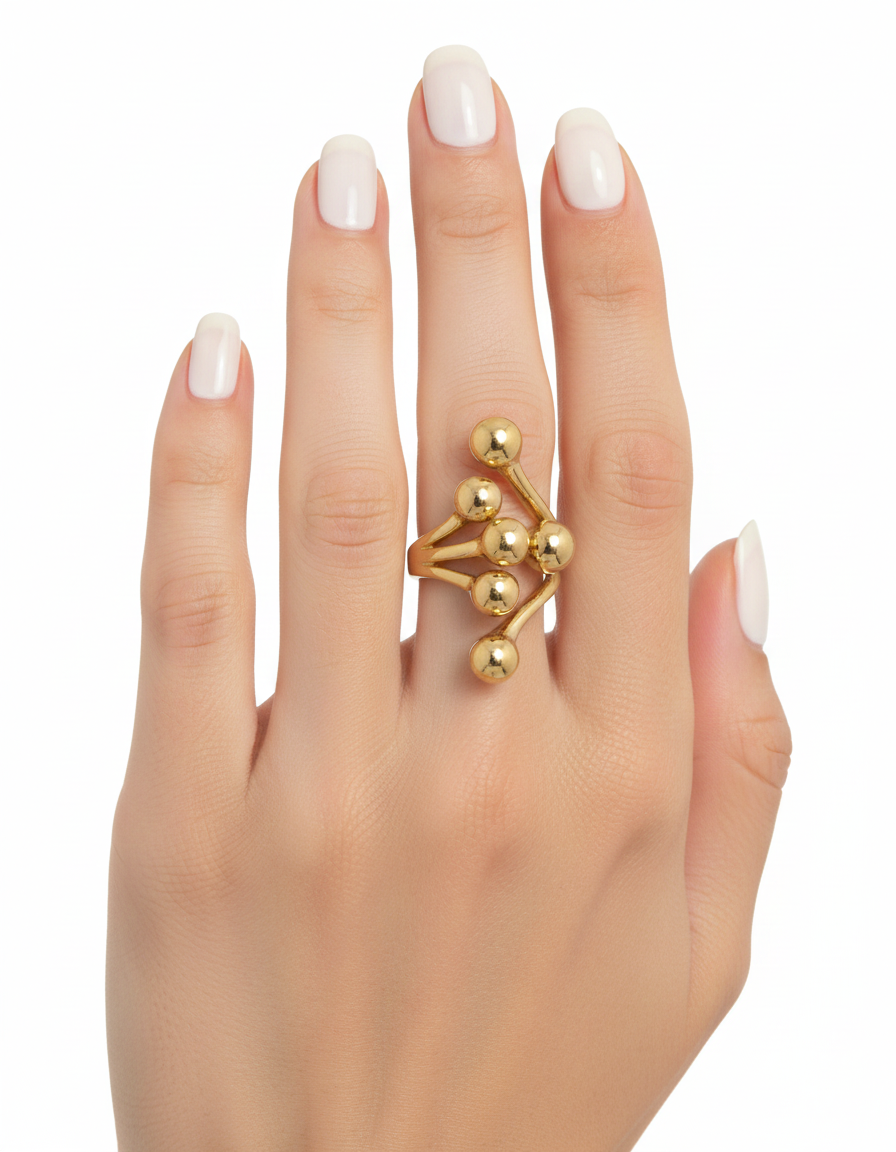 سوار ذهبي اللون