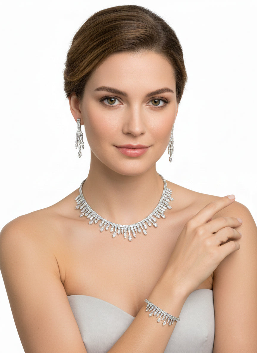 مرصع بأحجار الزركون الفضية