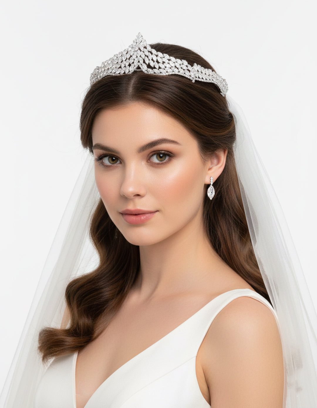 تاج مرصع بالزركون الفضي