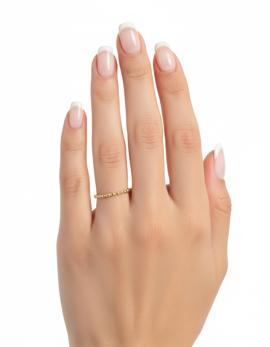 خاتم ذهبي اللون