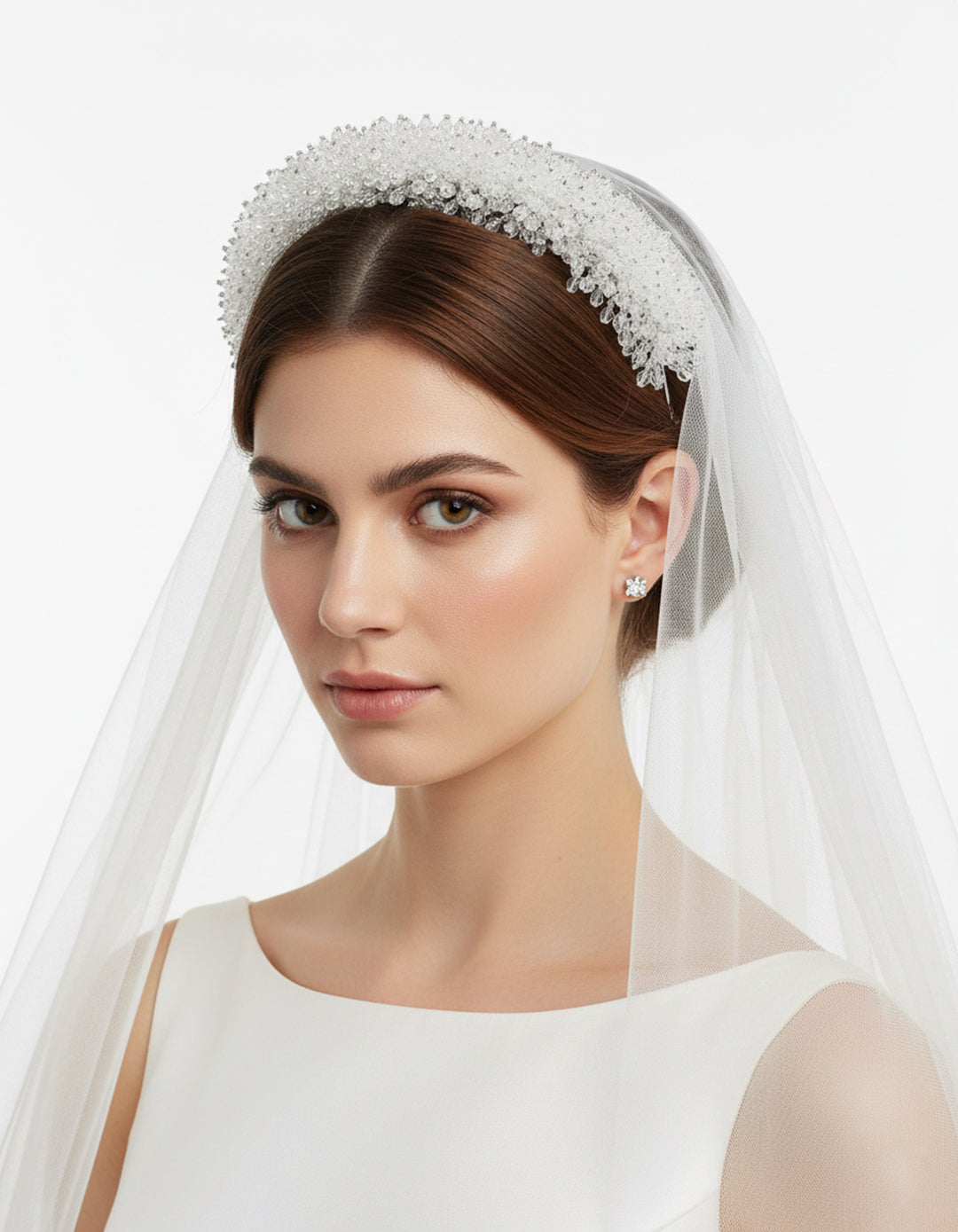 غطاء رأس مرصع بأحجار كريستالية شفافة