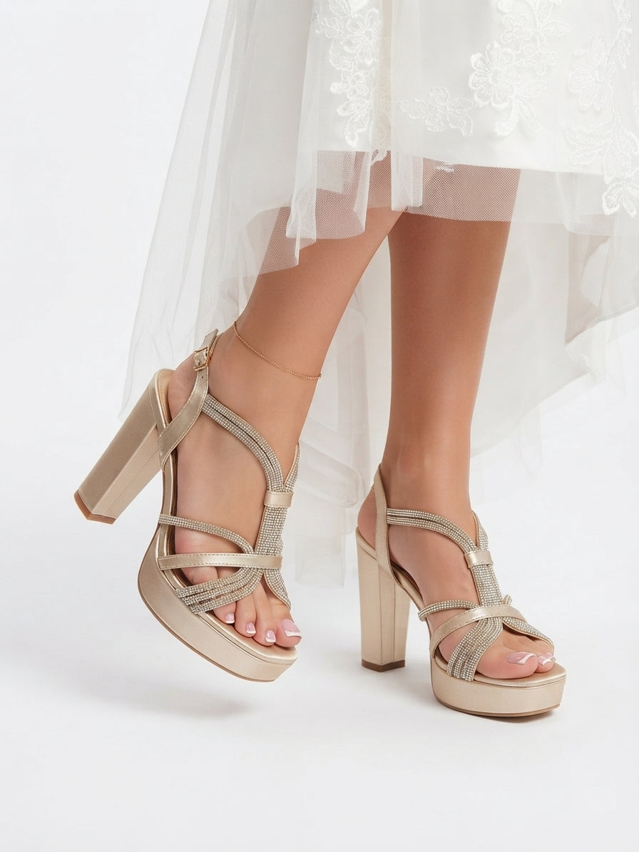 Bridal sandals with sparkling stones