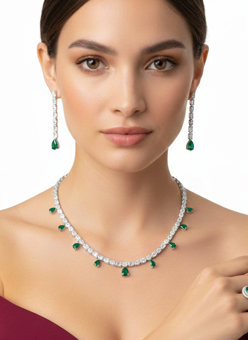 مرصع بأحجار الزركون والكريستال