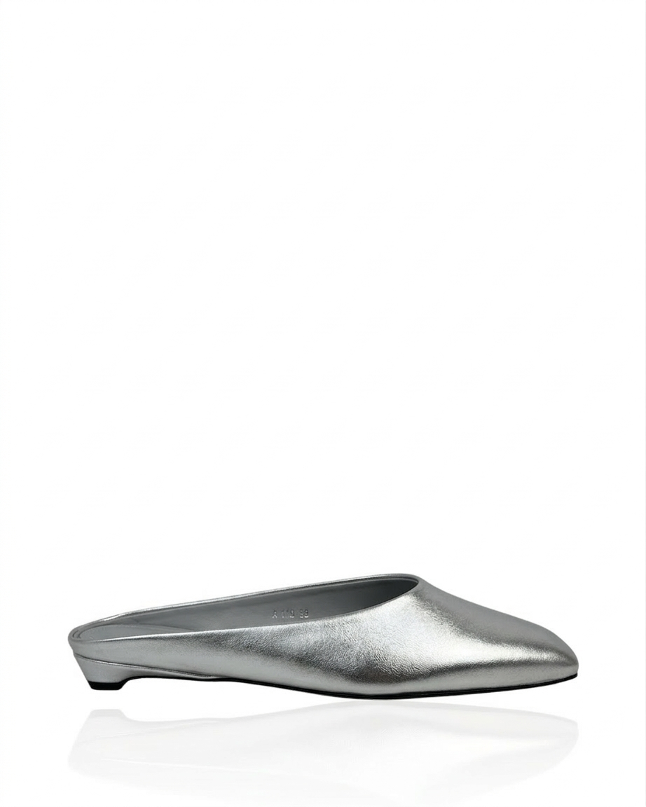 Shiny slipper