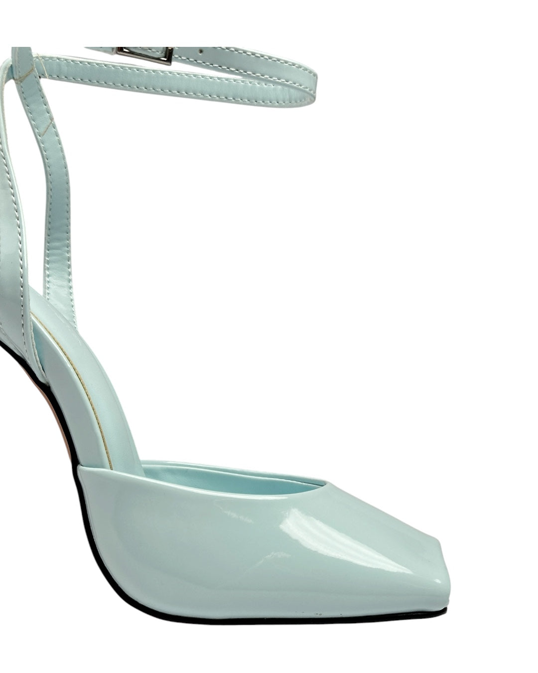 Shiny leather sandals