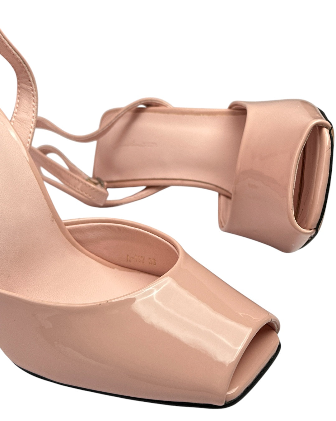 Shiny leather sandals