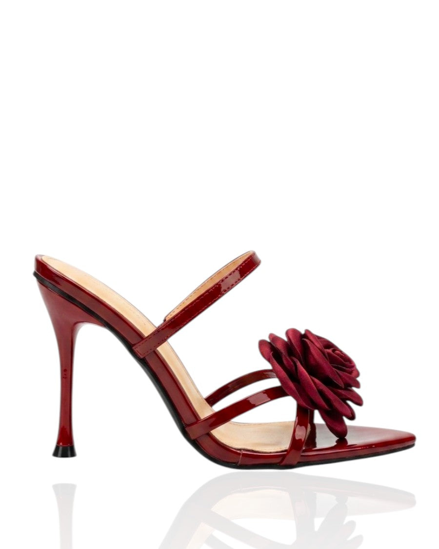 Saboh leather with a rose