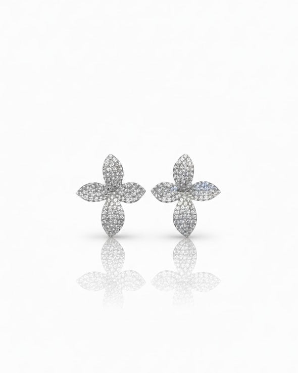 أقراط مرصعة بالزركون