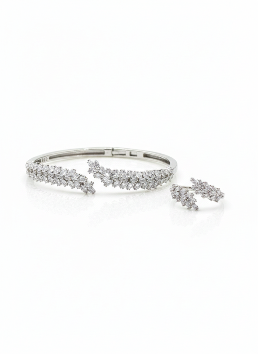 طقم مرصع بالزركون