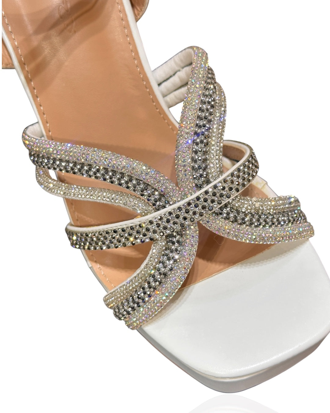 Bridal sandals with sparkling stones