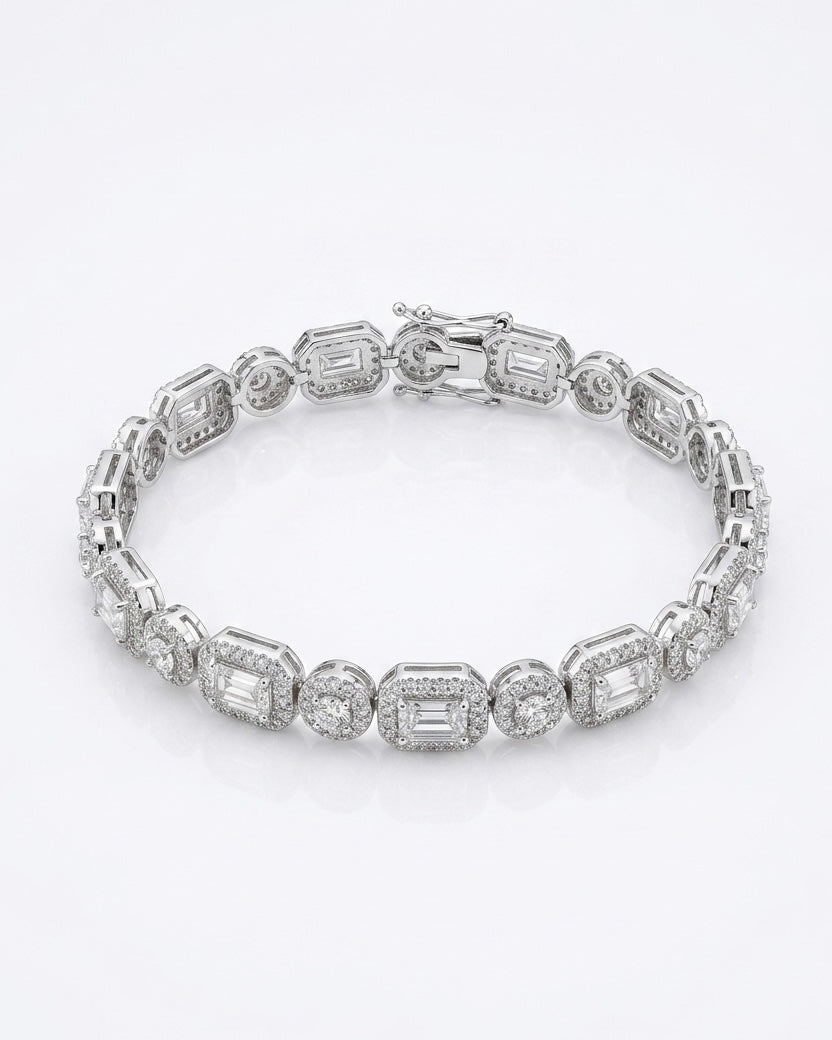 Bracelet adorned with crystal stones