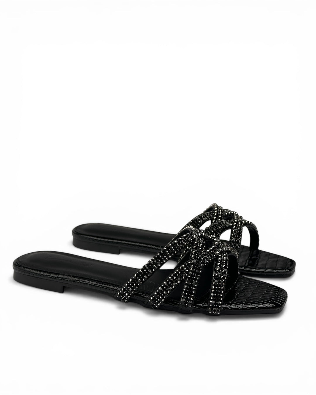 Leather slipper with crystal stones