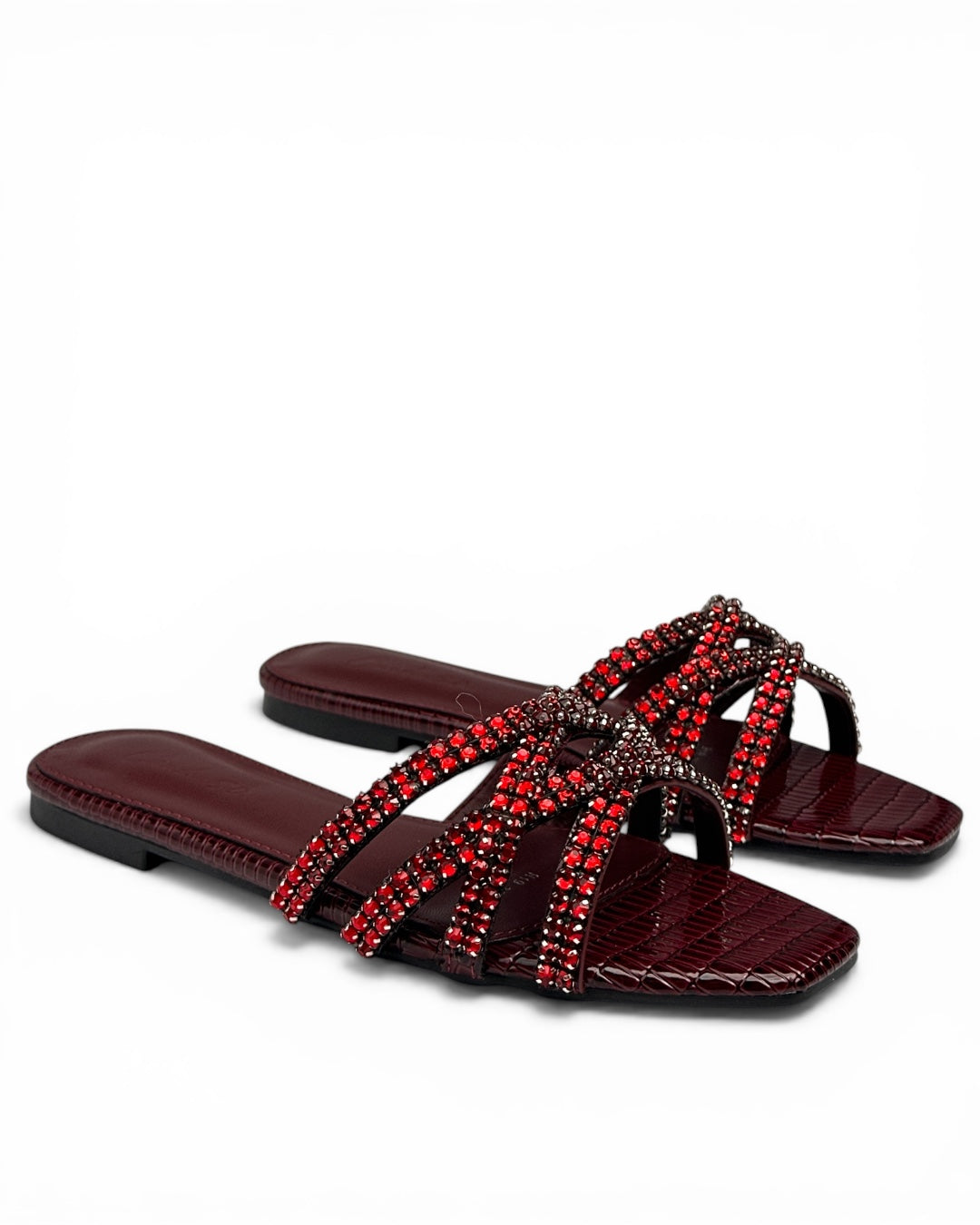 Leather slipper with crystal stones
