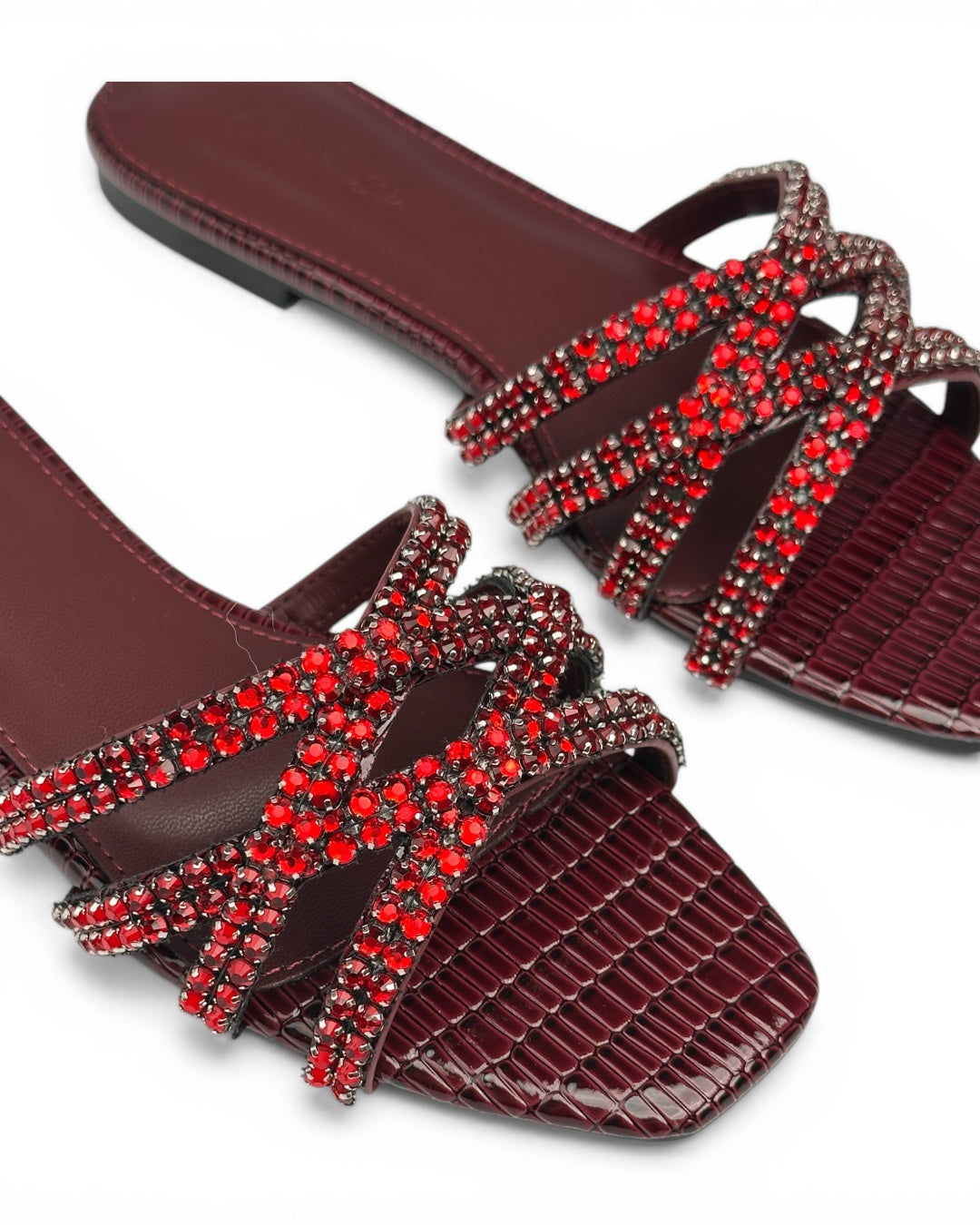 Leather slipper with crystal stones