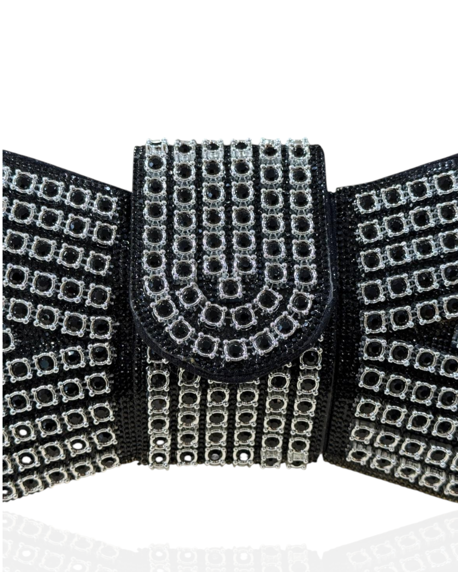 Bow-Shaped Clutch