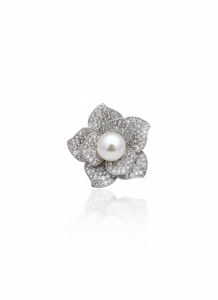 بروش مرصع بأحجار الزركون