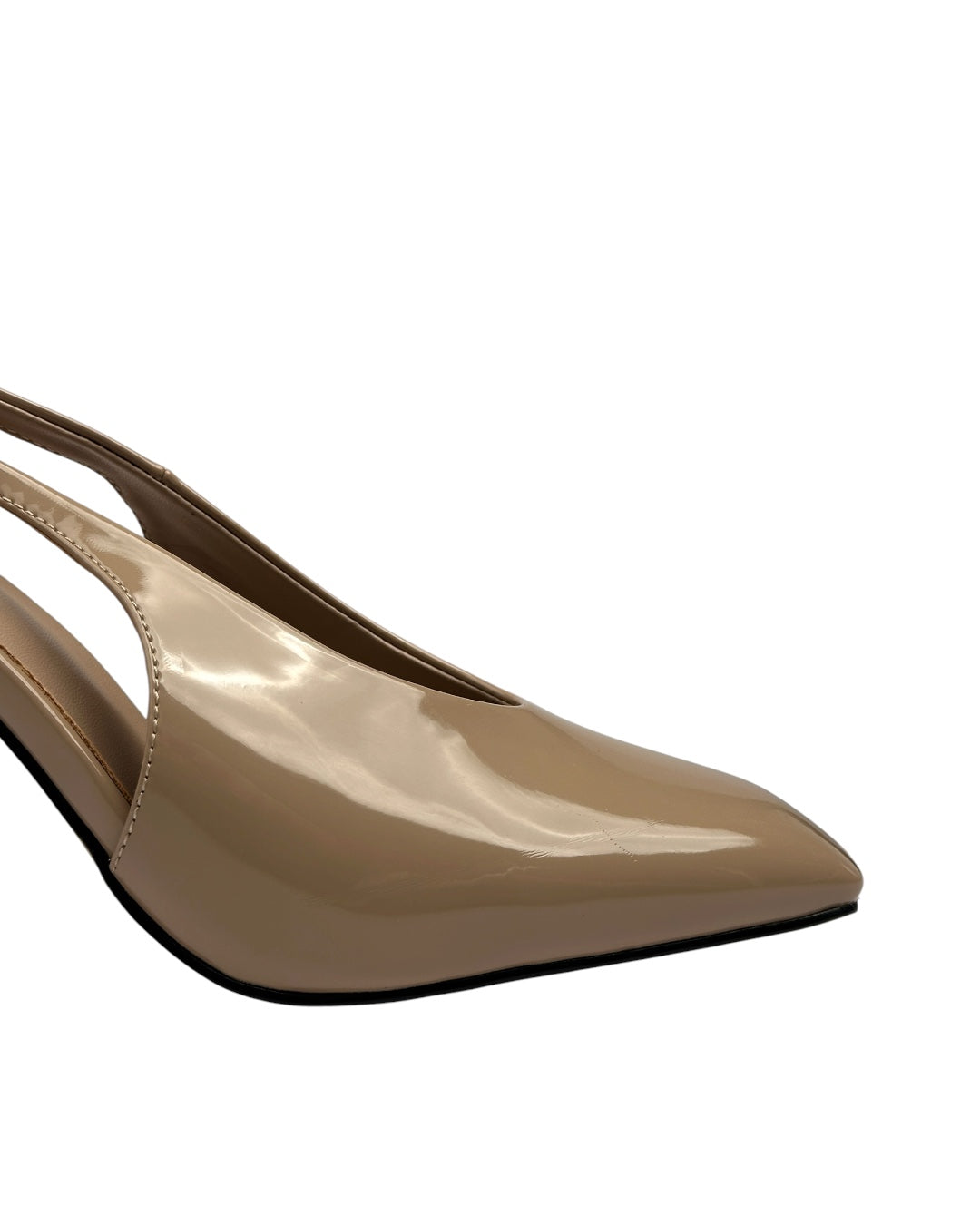 Leather heels with a side buckle