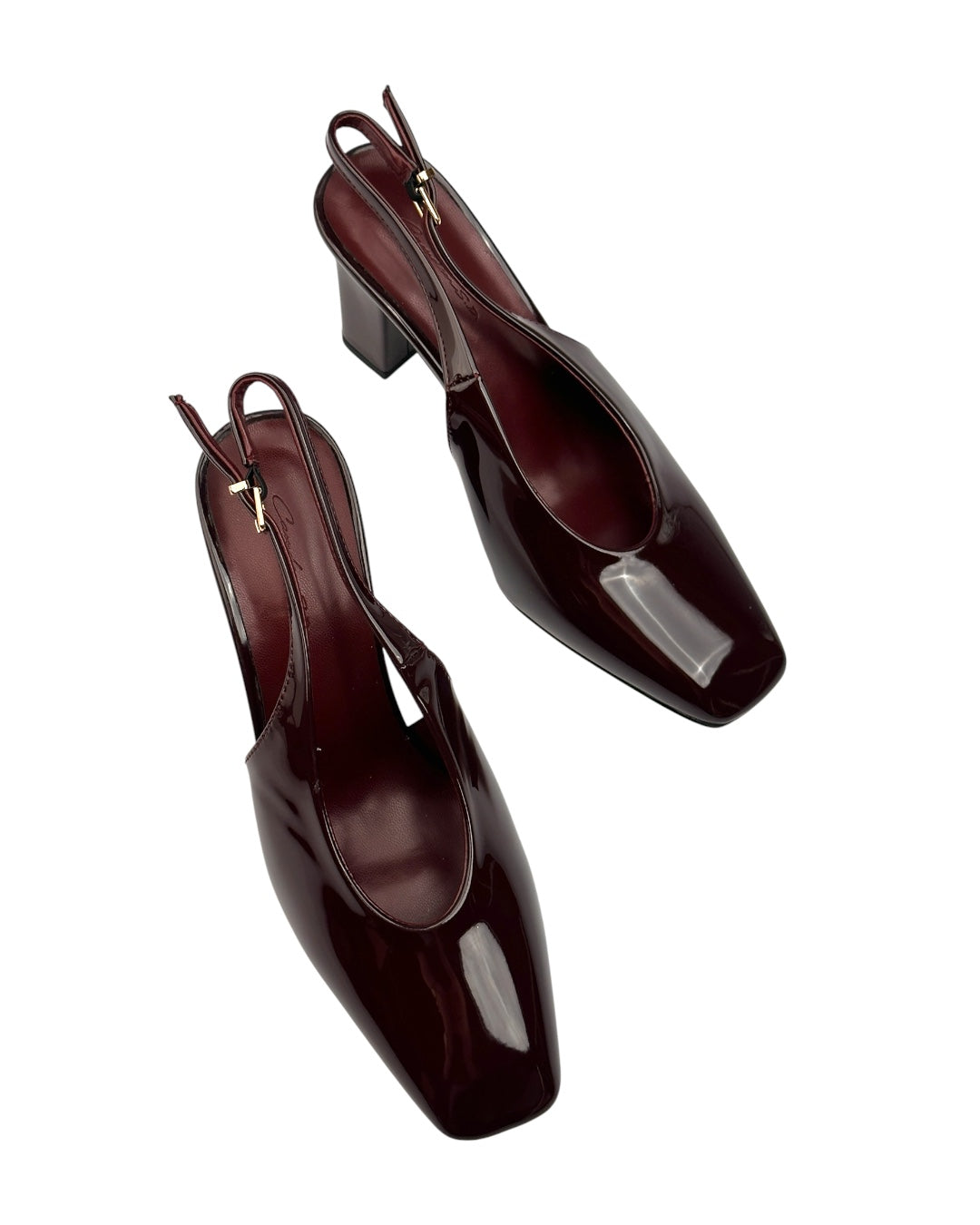 Leather heels with a side buckle