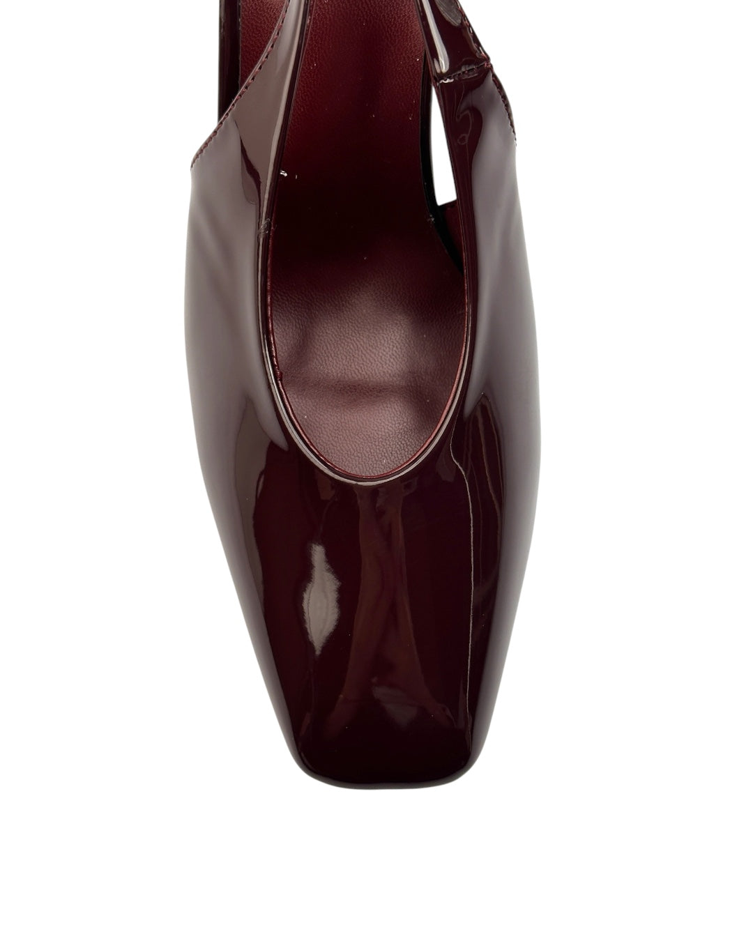 Leather heels with a side buckle