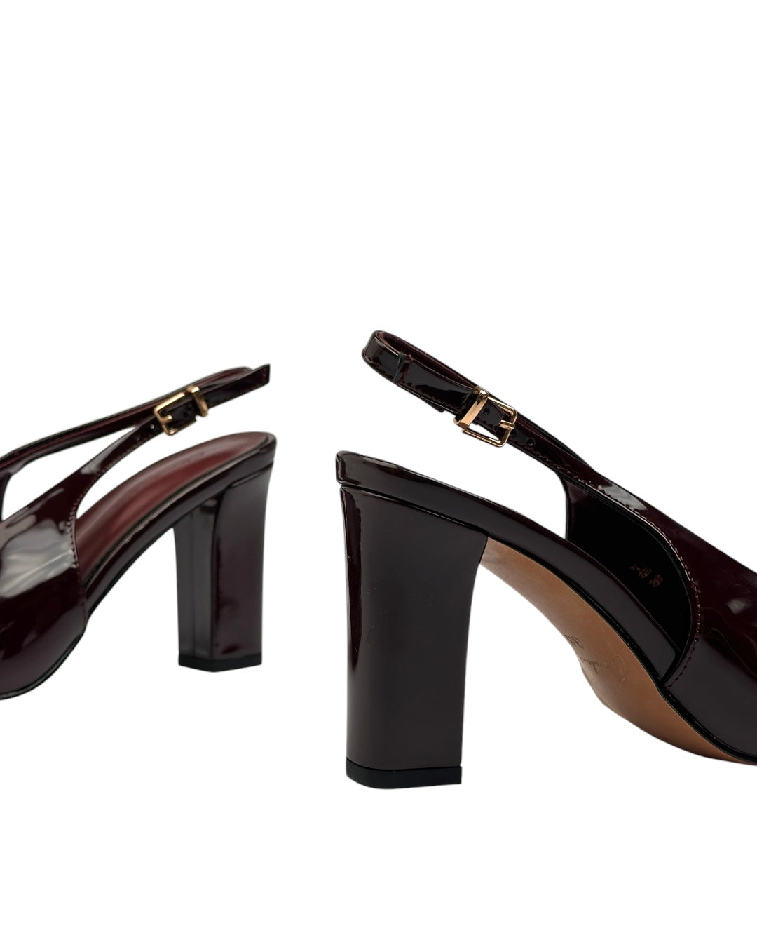 Leather heels with a side buckle