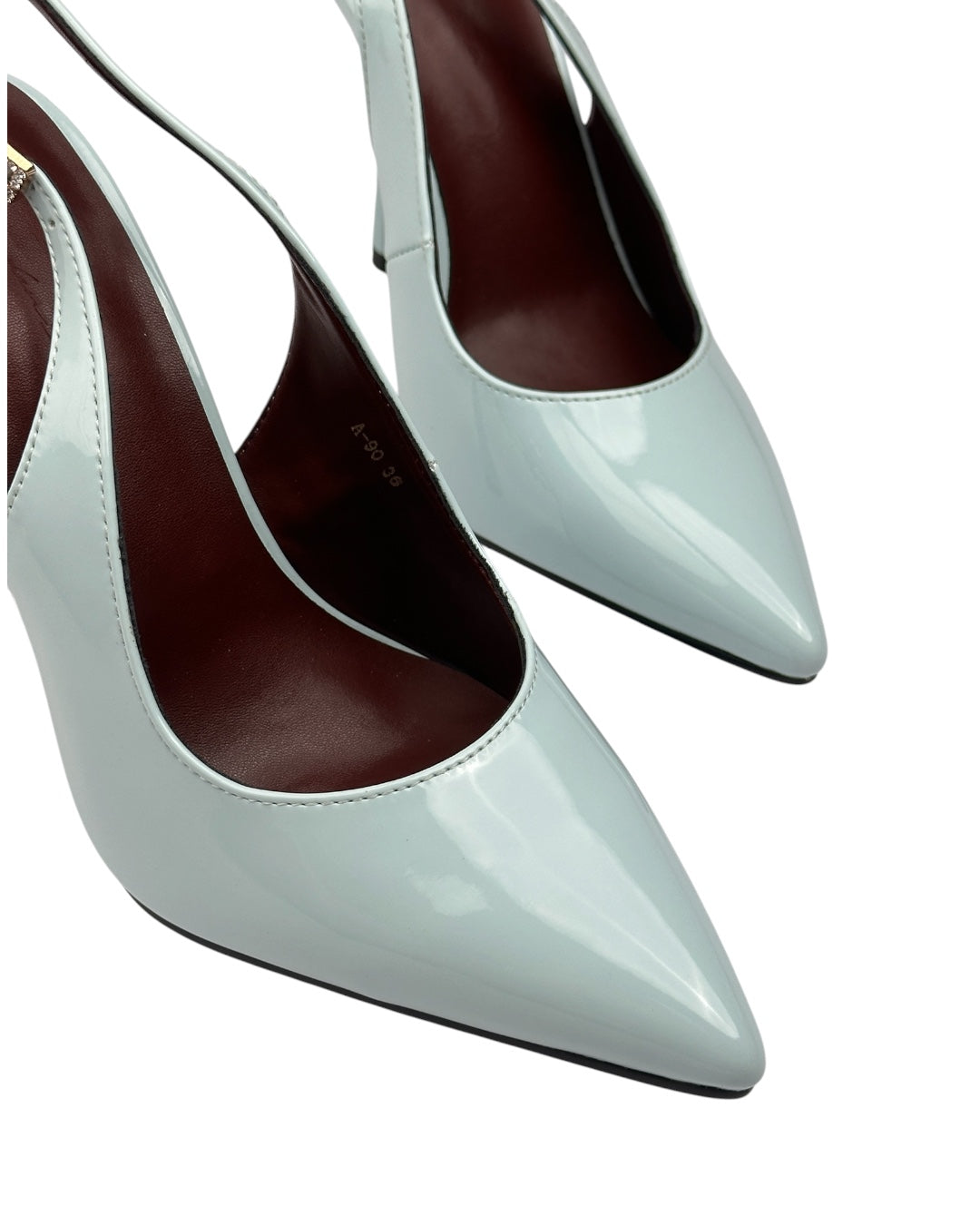 Leather heels with a side buckle