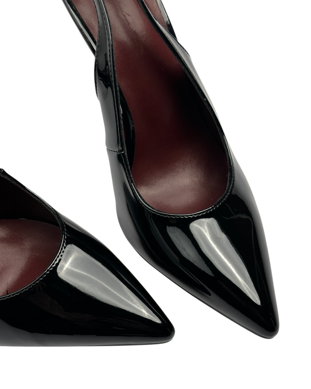 Leather heels with a side buckle