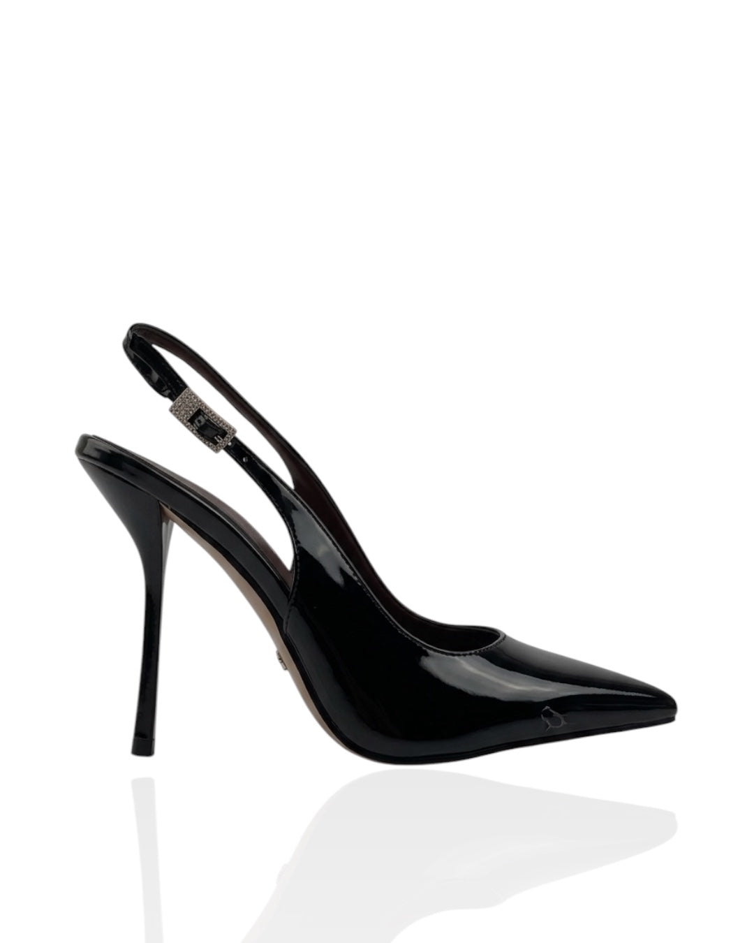 Leather heels with a side buckle