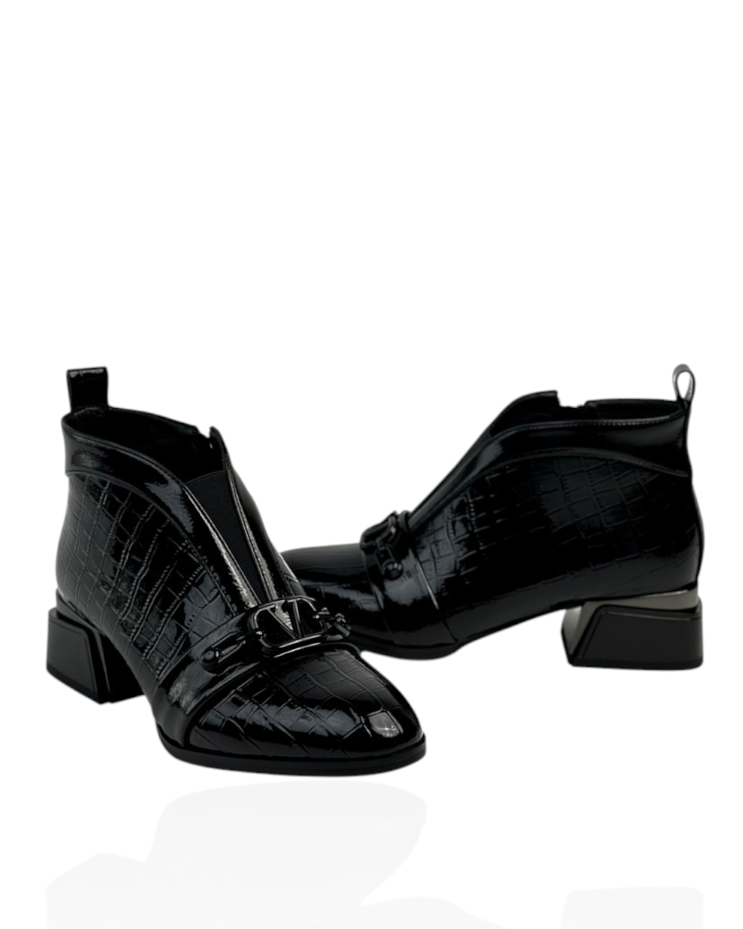 Black glossy leather topsiders