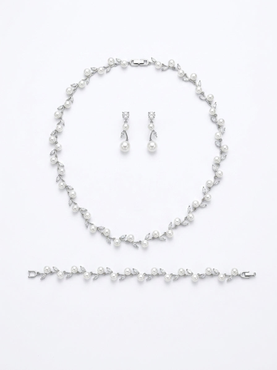 Pearl-studded set