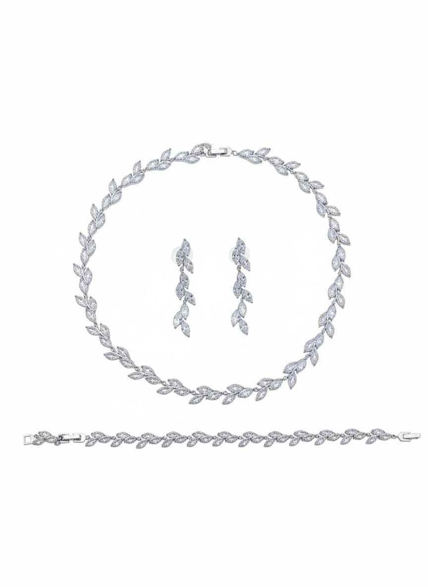 طقم مرصع بأحجار الزركون