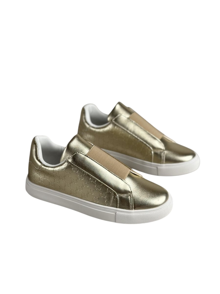 حذاء رياضي من الجلد اللامع