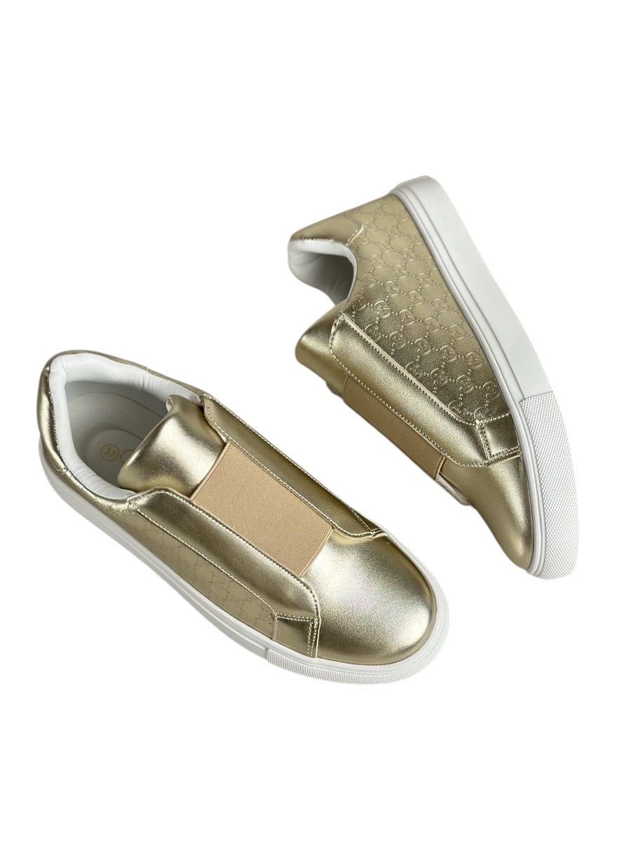 حذاء رياضي من الجلد اللامع